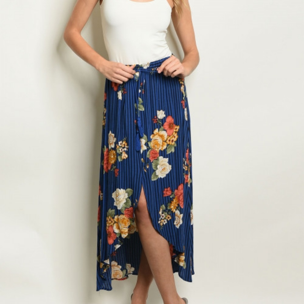 🎉HP LAST! Floral and stripes high-low maxi skirt - Picture 3 of 5